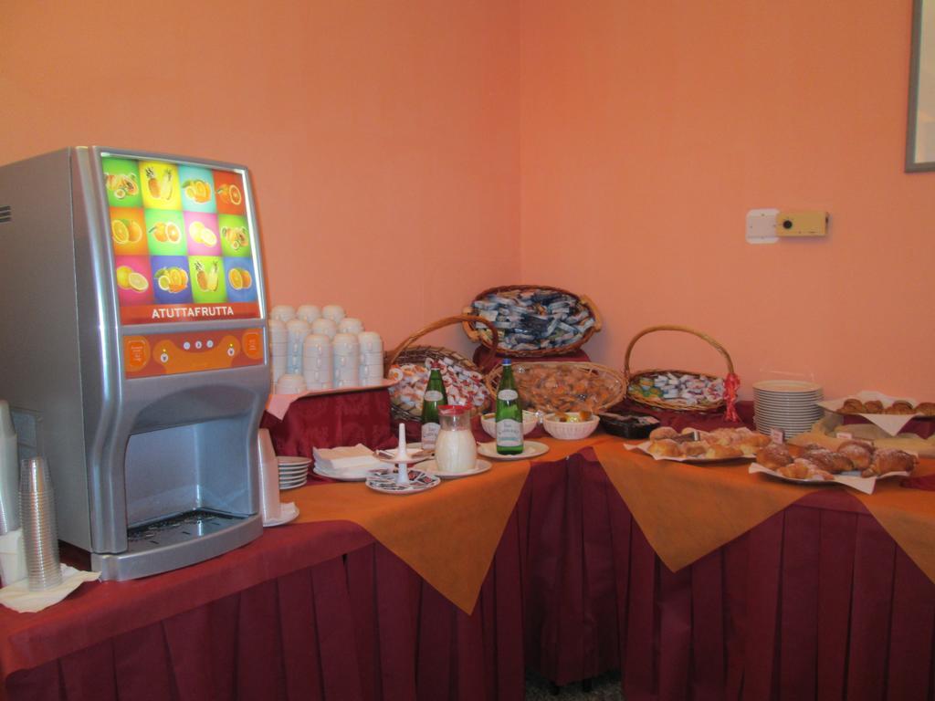 Hotel Solemar 里乔内 外观 照片